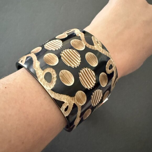 NWT Antika Wide Black Tan Bangle Bracelet Intricate Carved Design Lead Compliant - Picture 1 of 9